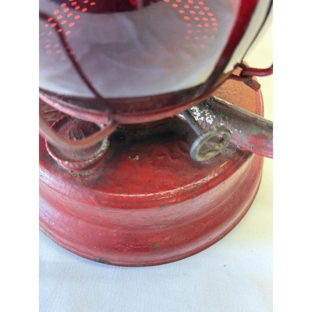 Vintage Dietz Lantern HY-LO With Red Dietz Fitzall Globe New York